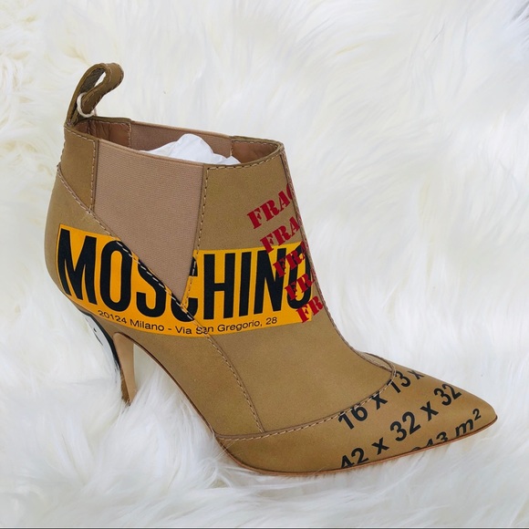 New: MOSCHINO Booties - Picture 3 of 8